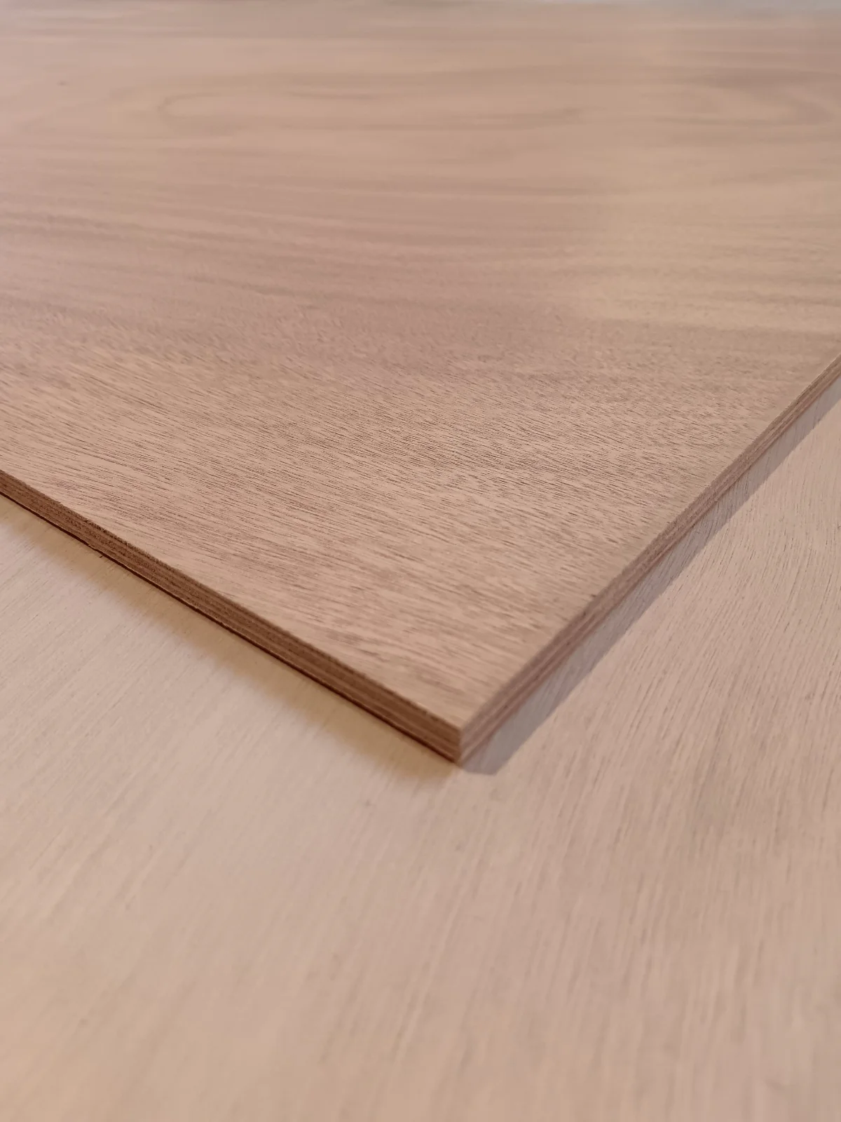 Contreplaqué OKOUMÉ Marine (colle phenolique WBP) - 2440 x 1220 x 5mm - Image 3